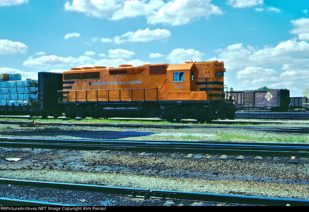 Ferrocarril Sonora Baja California Hi-Hood (Passenger Unit) GP40-2 #2112 (Being Delivered)
